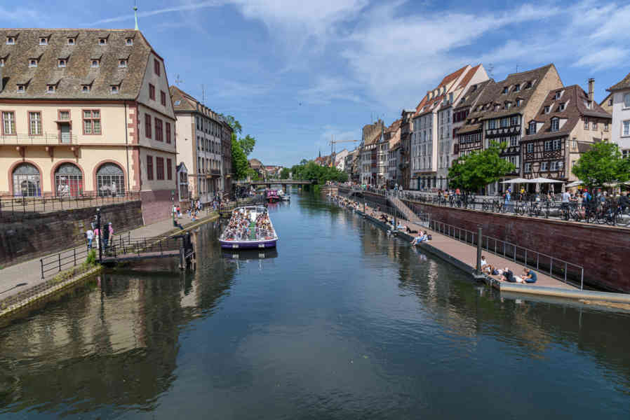 Francia - Alsacia 039 - Estrasburgo - rio Ill.jpg